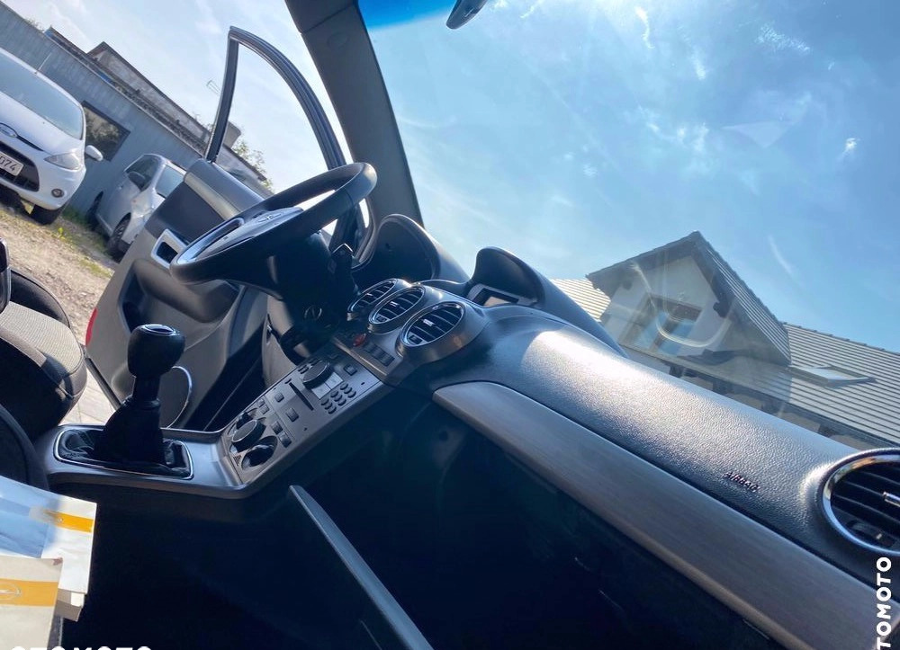 Opel Antara cena 28900 przebieg: 196129, rok produkcji 2009 z Poznań małe 497